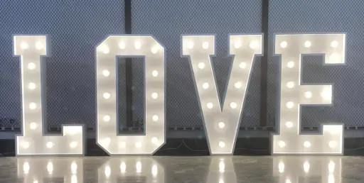 Lettres LOVE blanc
